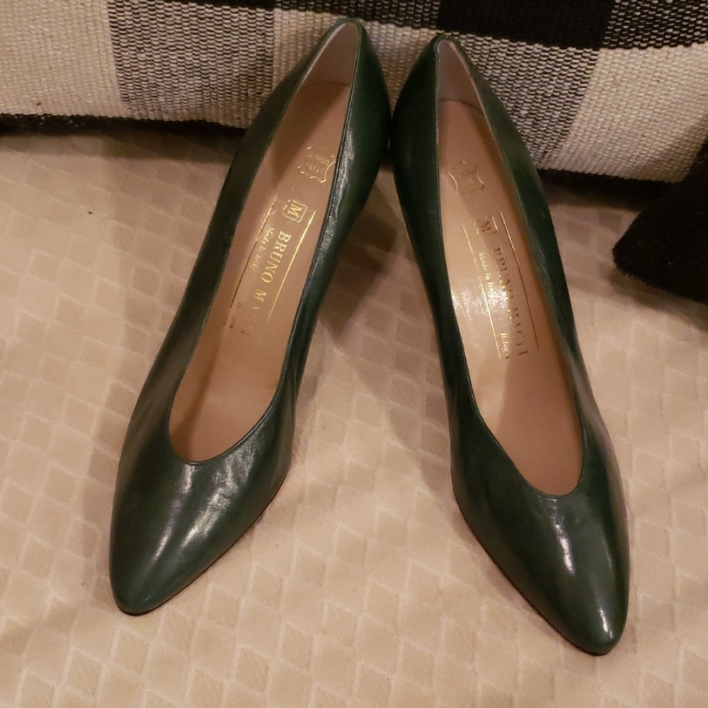 NWOT Vintage Bruno Magli green leather heels AA